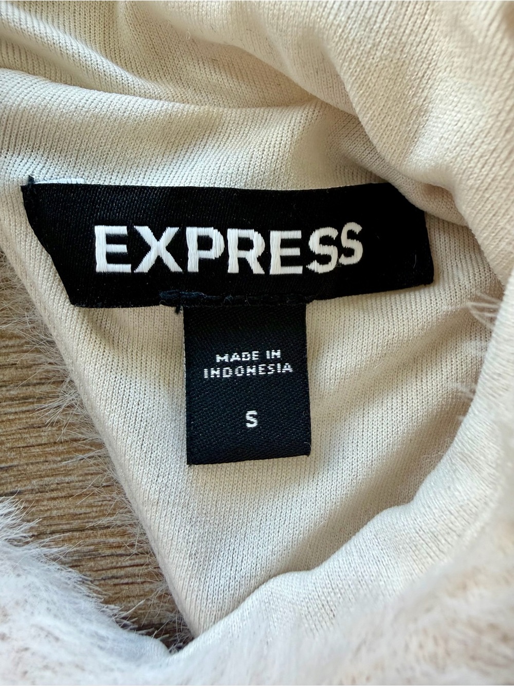 NWOT Express Cream Sleeveless Faux-Fur Bodycon Dress Size Small - Picture 3 of 4